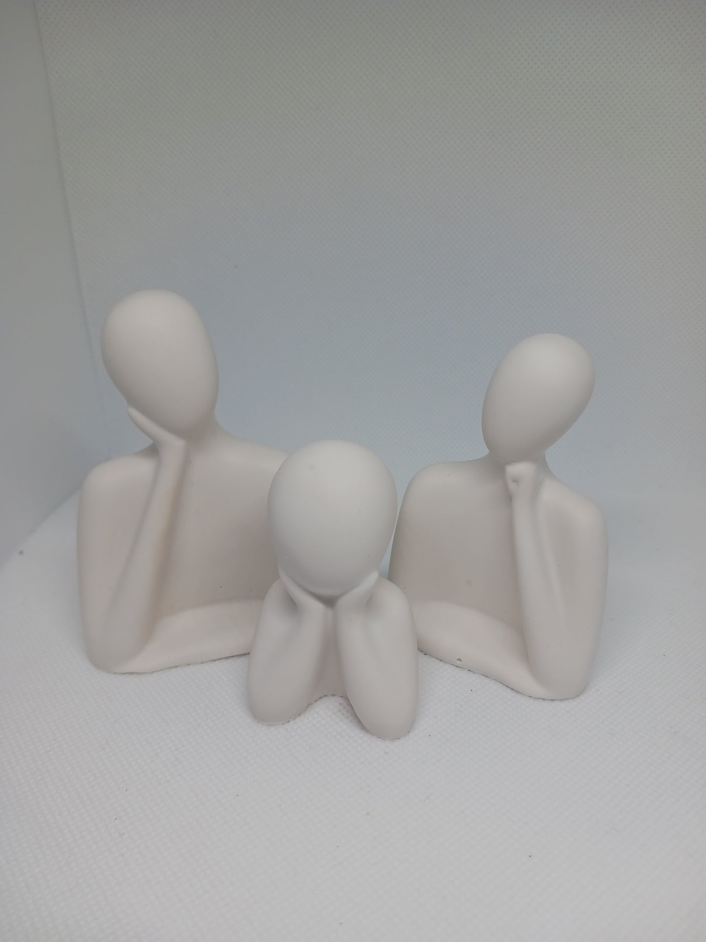 Familie Figur – Håndlavet Dekoration i Jesmonite