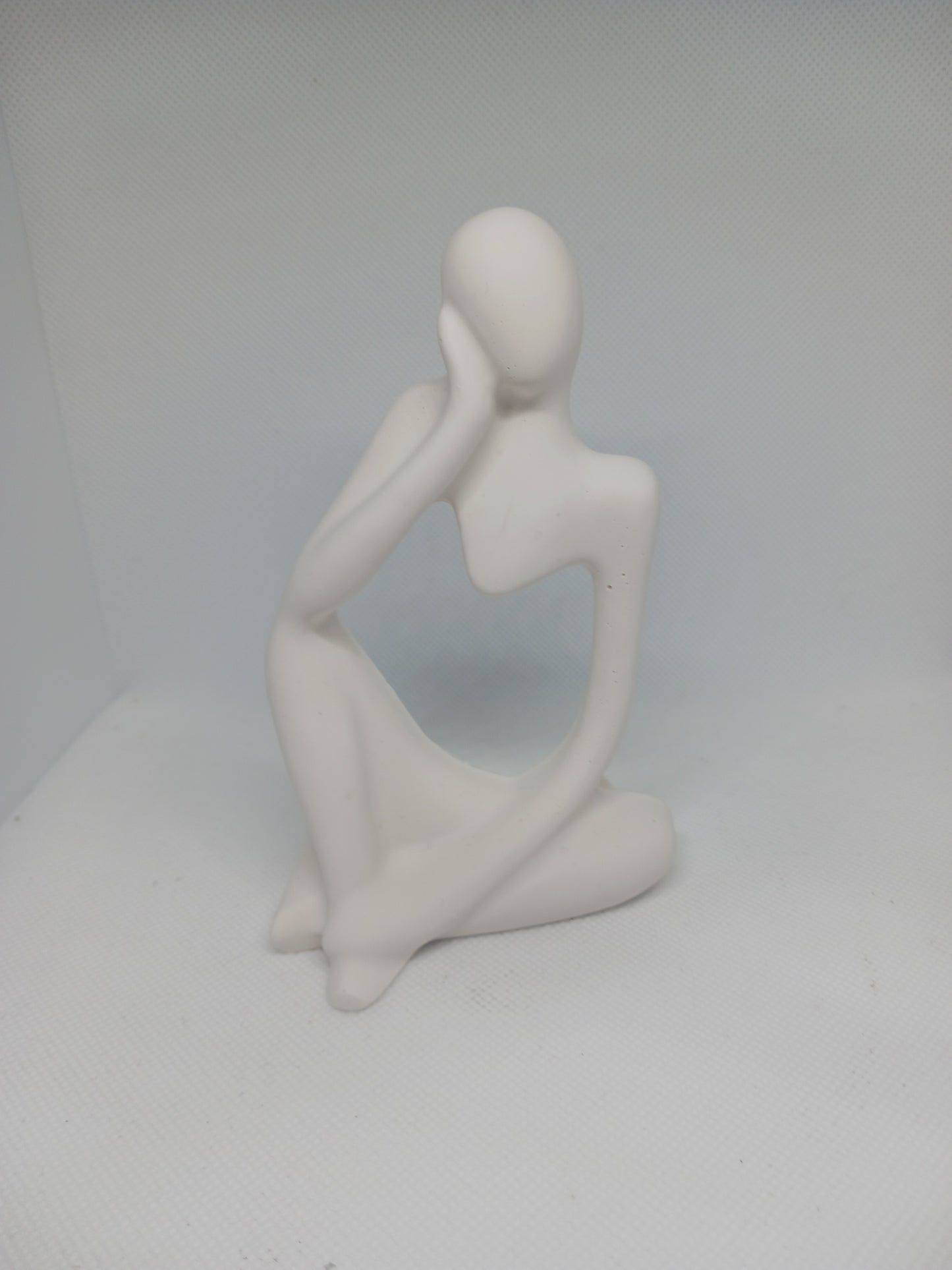 Tænkeren Figur – Håndlavet Jesmonite Dekoration